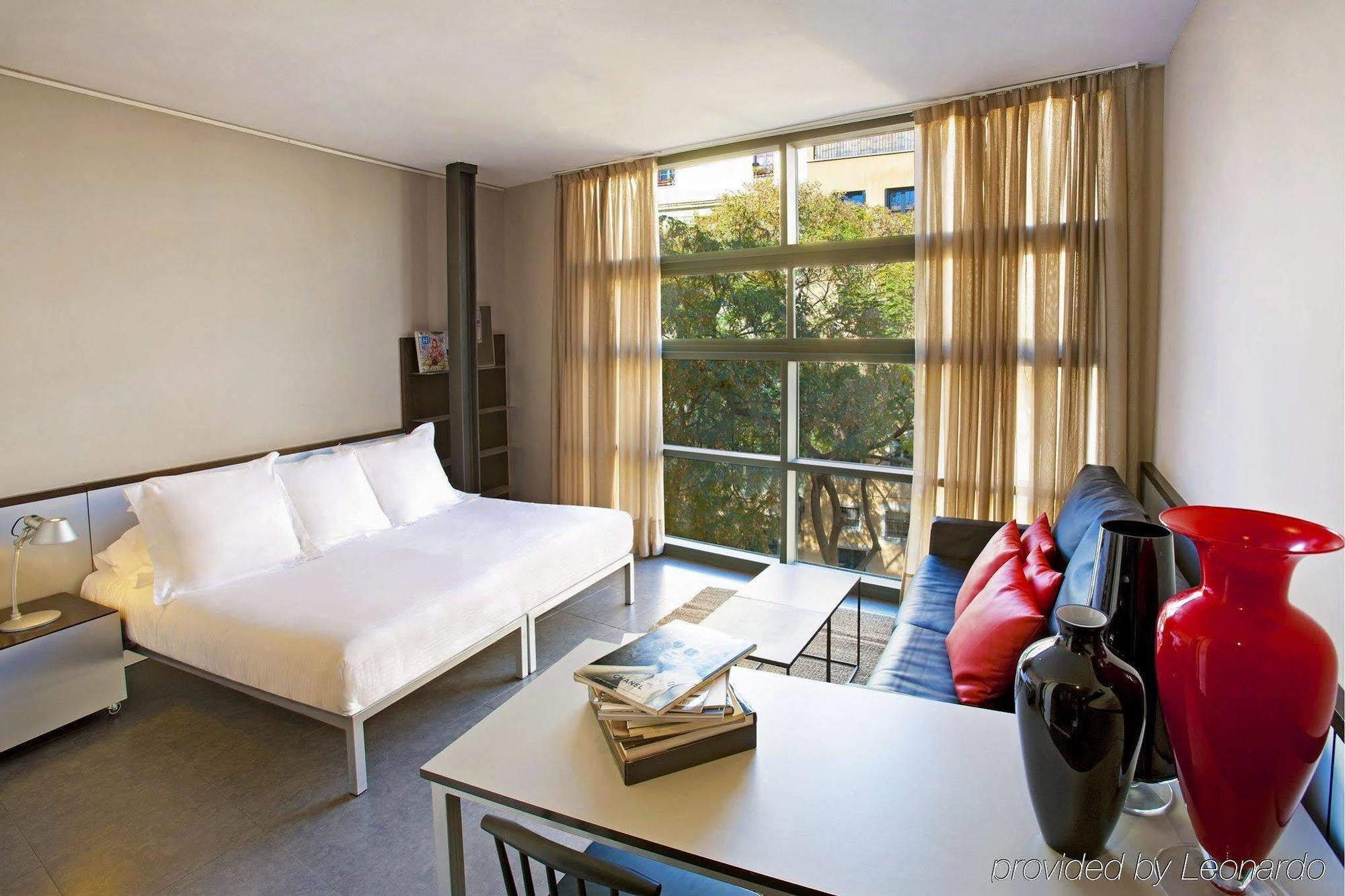 Aparthotel Allada 3* Barcelona Bagian luar foto