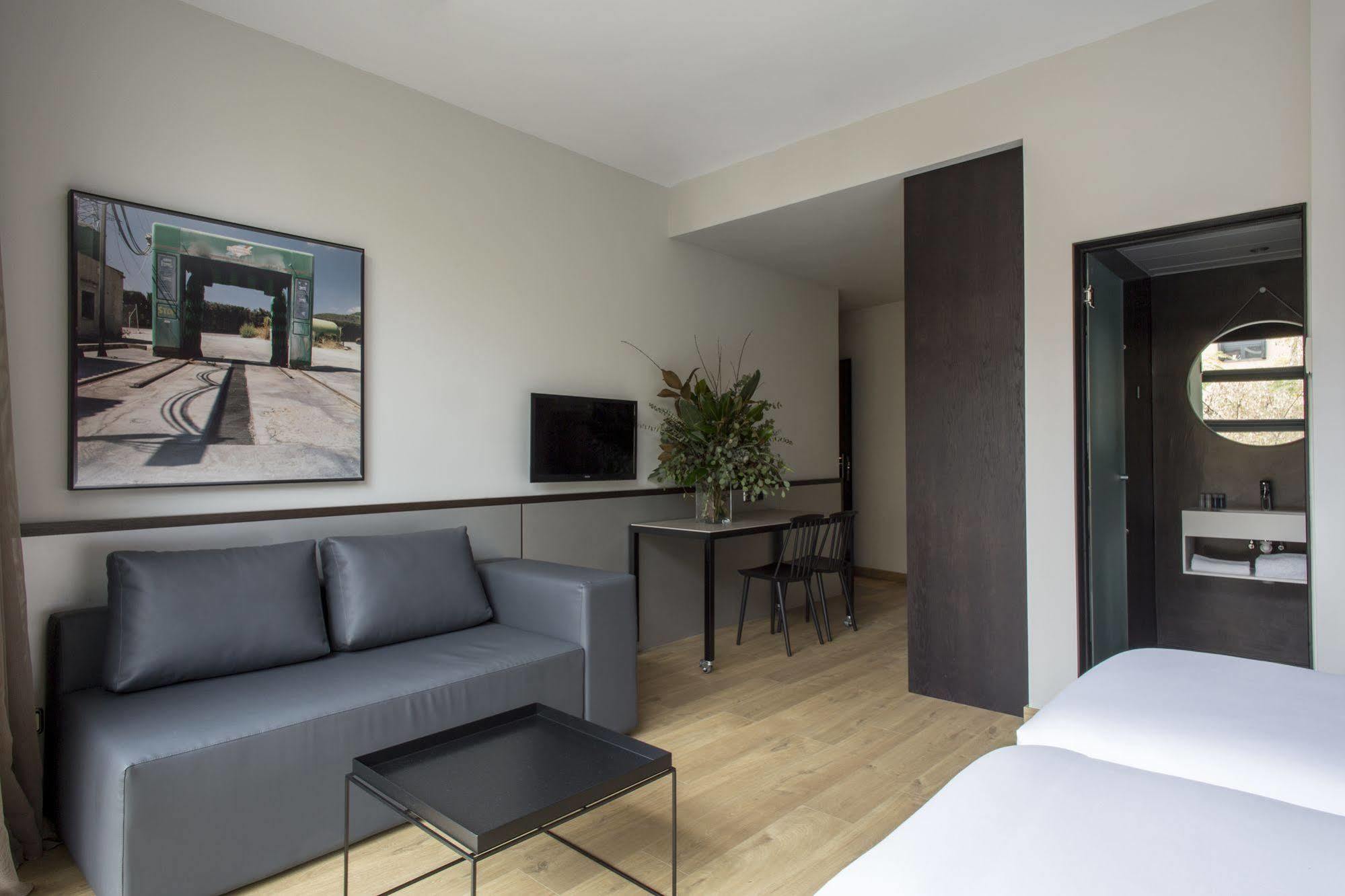 Aparthotel Allada 3* Barcelona Bagian luar foto