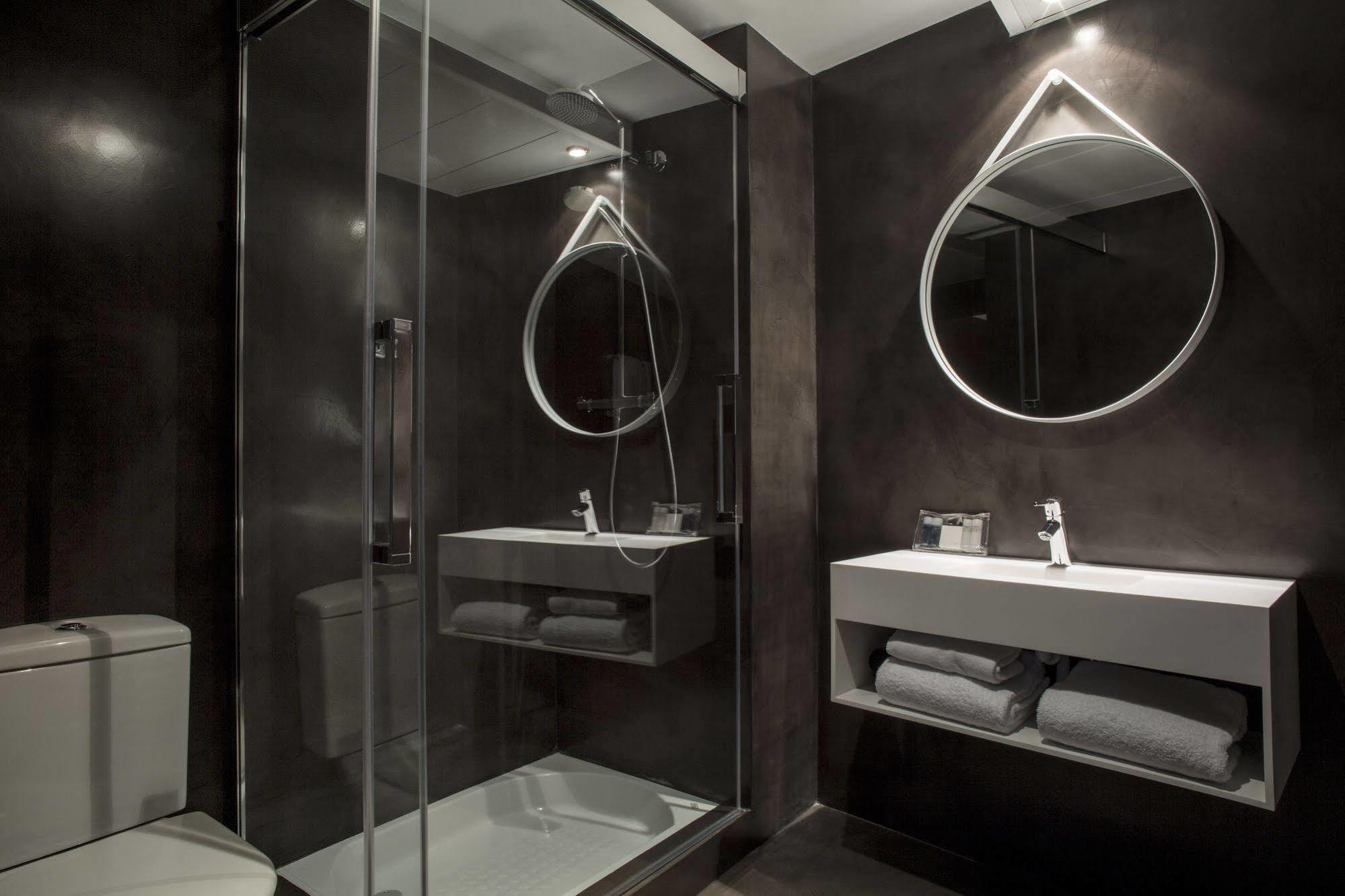 Aparthotel Allada 3* Barcelona Bagian luar foto