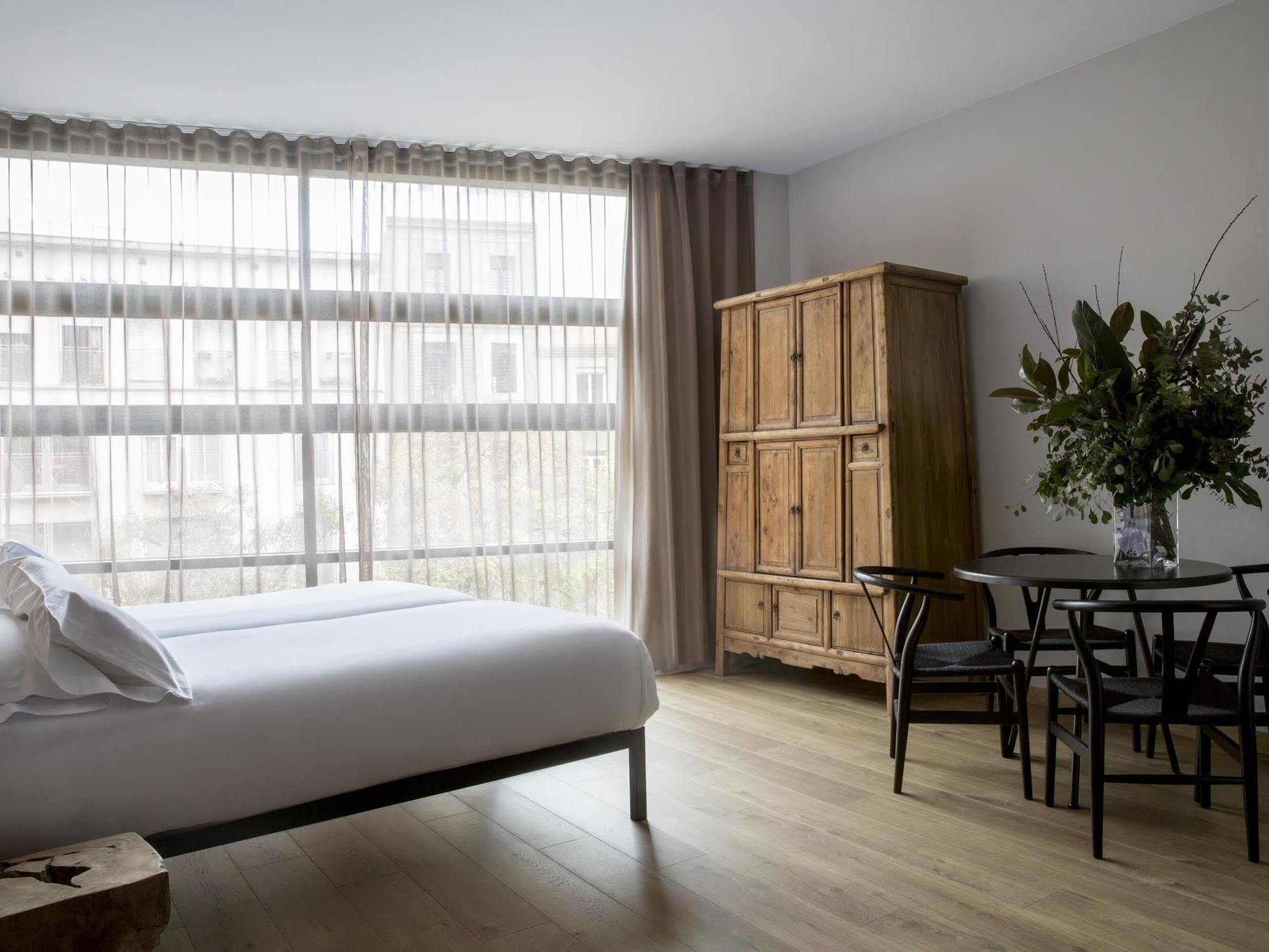 Aparthotel Allada 3* Barcelona Bagian luar foto
