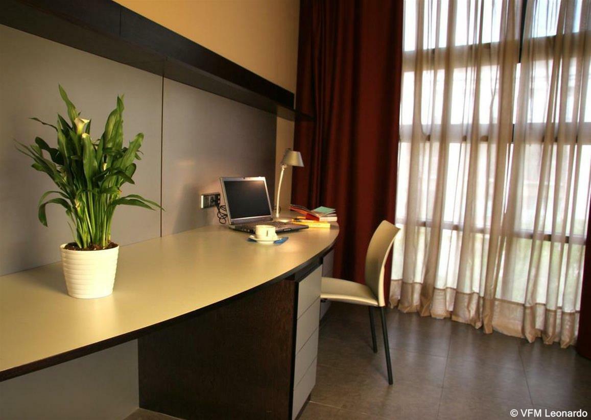 Aparthotel Allada 3* Barcelona Bagian luar foto